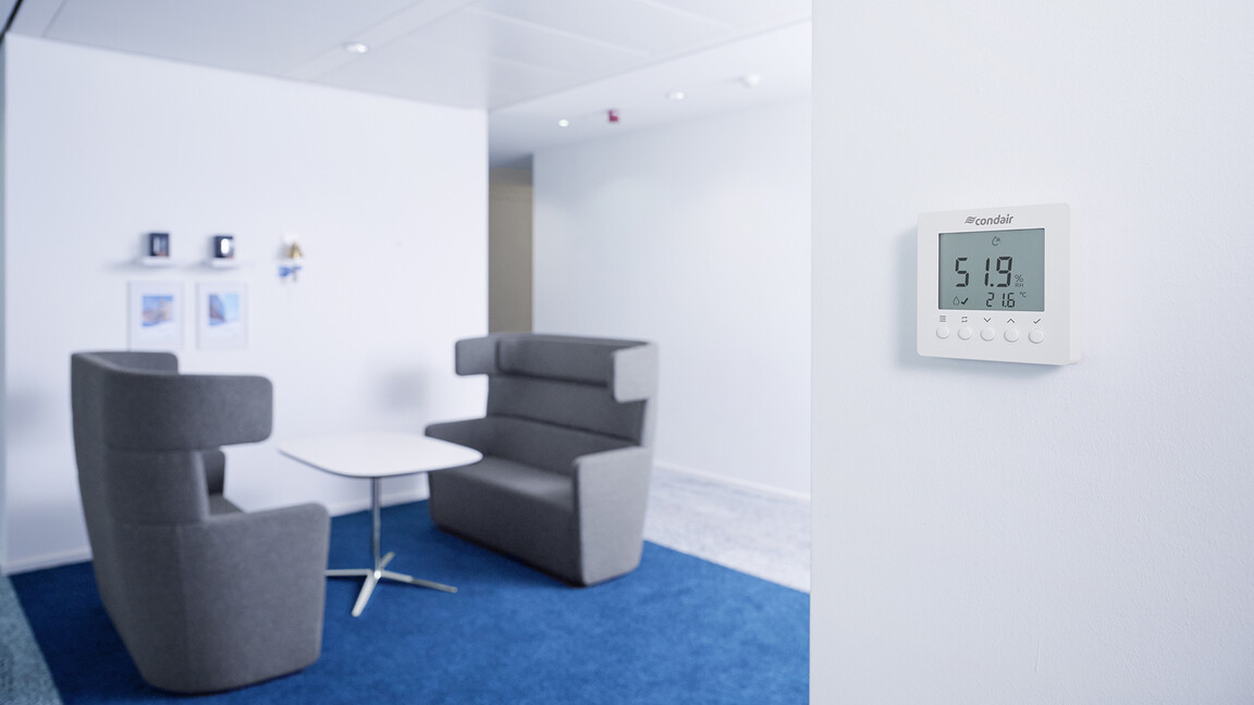 Humidifier and humidity instruments, controls & sensors